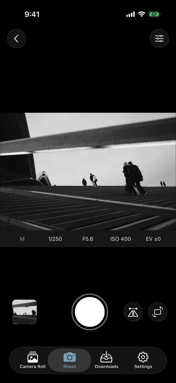 GR Snap live view interface showing camera exposure settings and shutter controls
